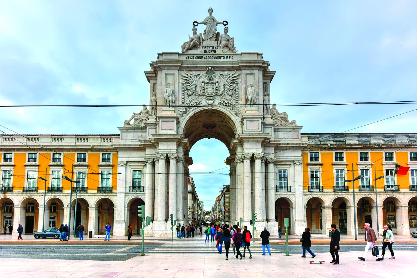 Admirez la grandeur de La Place du Commerce (Terreiro do Paço)