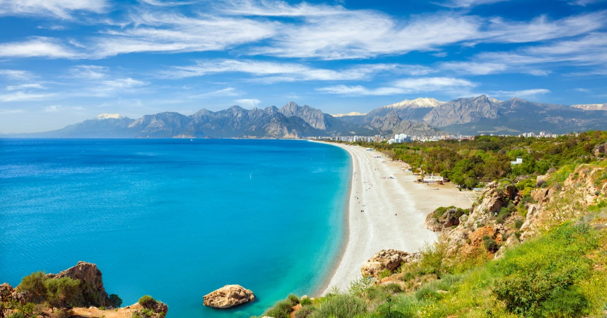 La plage de Konyaaltı et la plage de Lara