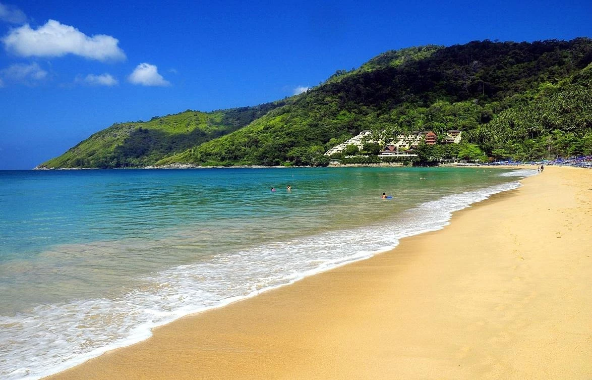 La plage Nai Harn