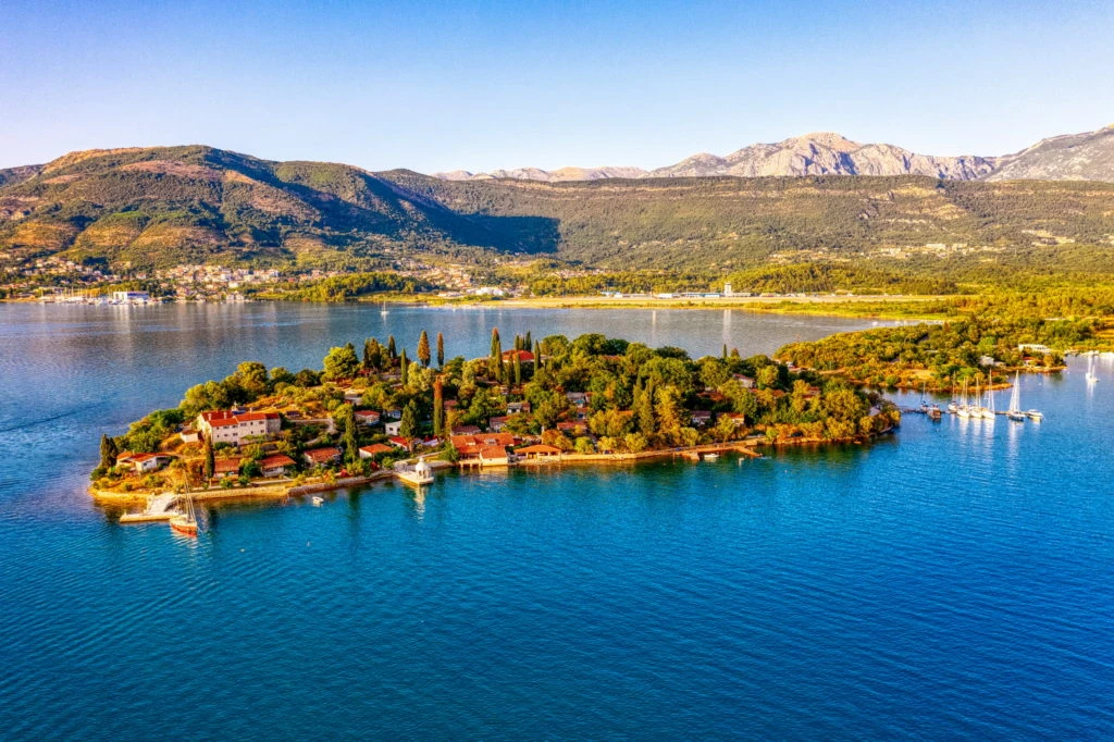L'île de Notre-Dame de la Miséricorde (Ostrvo Cvijeća)